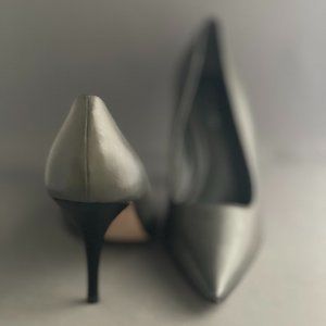 BCBG Rosin 2 Pump in Lead (grey)